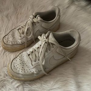 SOLD on curtsy 🛍 Nike Court vision